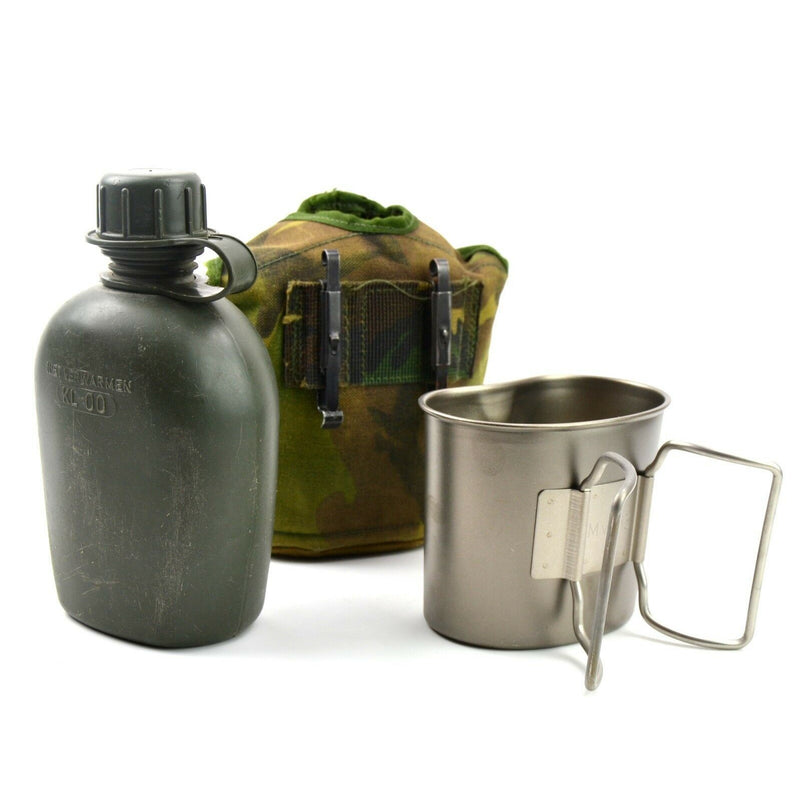Original niederländische Feldflasche der niederländischen Armee mit Tasse und Bezug, Alice-Clips