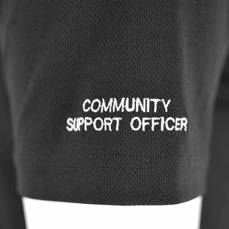 Véritable t-shirt de police britannique noir respirant et fonctionnel avec fermeture éclair sur le devant