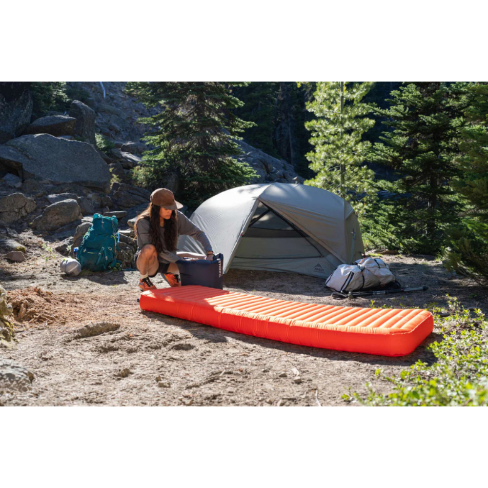Therm-a-Rest NeoLoft Regular Wide Isolierte Isomatte 185 x 66 cm Ember