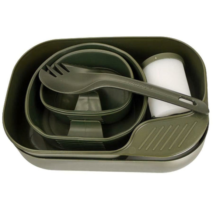 Olijfgroene Zweedse Wildo-kampeerbox-kampeerset met borden, kopjes en spork voor buiten eten en wandelen