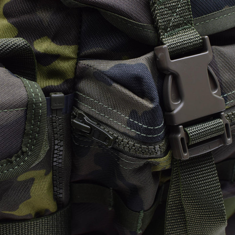Sac à dos militaire d'origine tchèque Molle à dégagement rapide Woodland Camo 30l