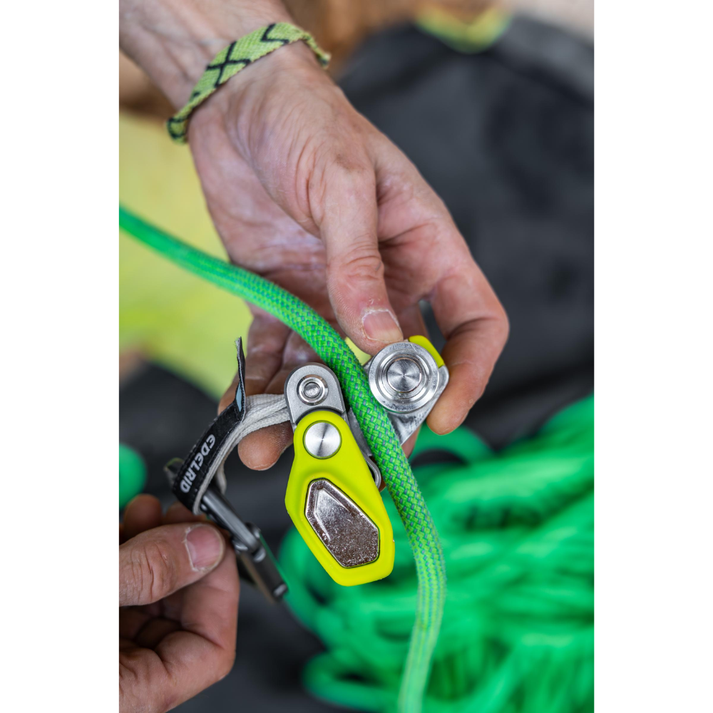 Edelrid Ohmega Asistente de frenado de escalada con polea 8,6–10,5 mm Cuerda Oasis