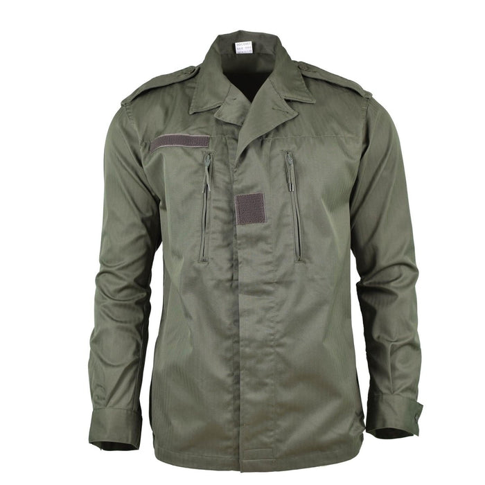 Auténtica chaqueta de combate verde oliva F2 del ejército francés con bolsillos con cremallera, puños ajustables, charreteras y diseño militar duradero.