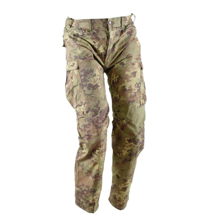 Echte ripstop-gevechtsbroek van het Italiaanse leger in woestijnvegetato-camouflage met cargozakken en versterkte knieën.