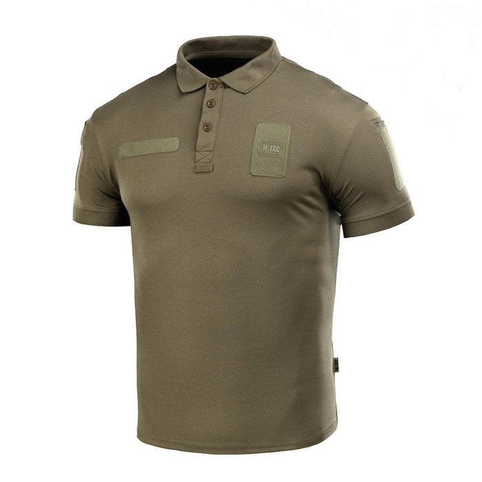 Polo tactique de style militaire M-TAC vert olive avec tissu respirant et léger et patchs auto-agrippants.
