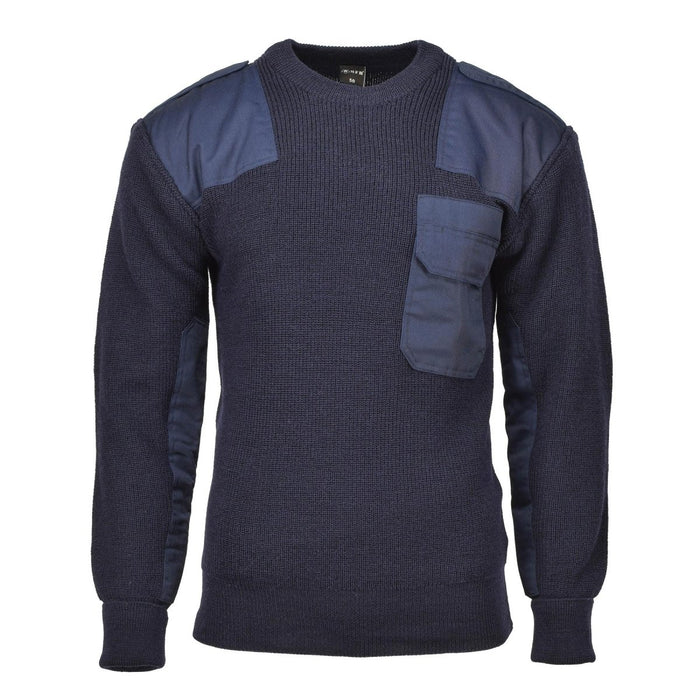 Marineblauer Pullover mit Patch-Details auf weißem Hintergrund