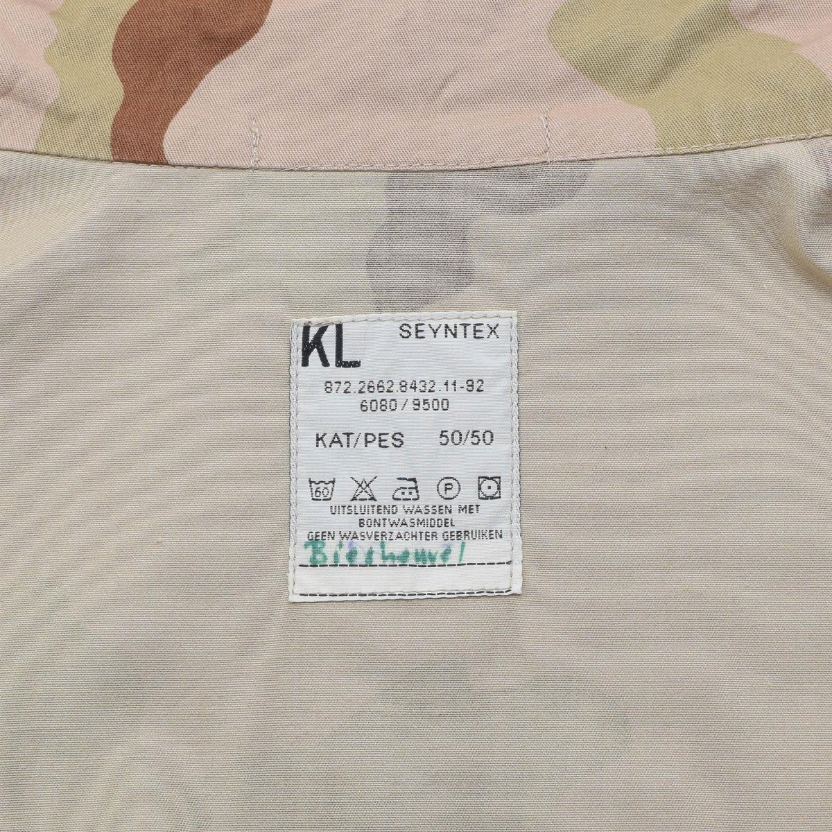 Couettes à manteau militaire néerlandais d'origine camouflage du désert de l'ourlet